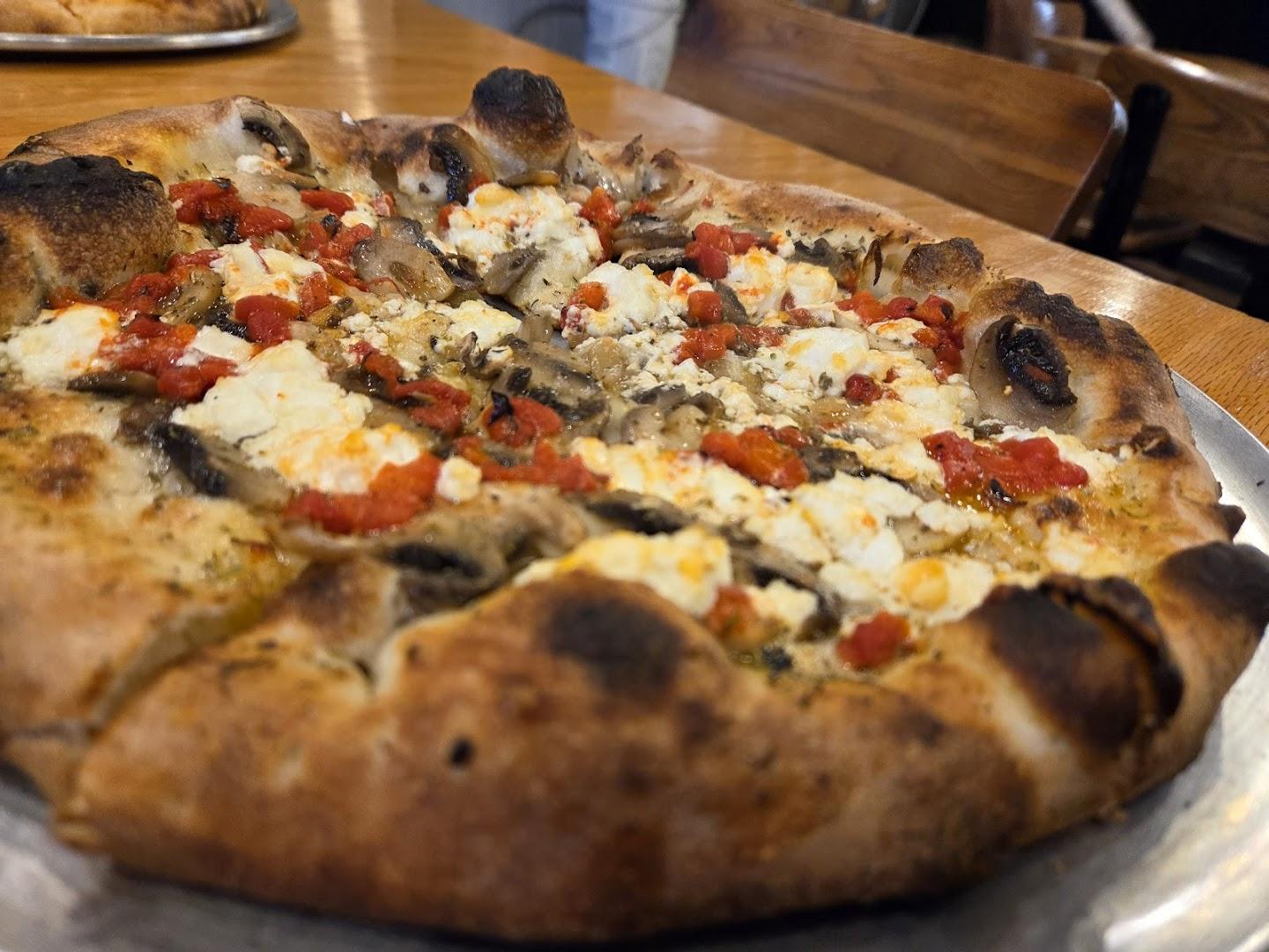 D J's Pizza